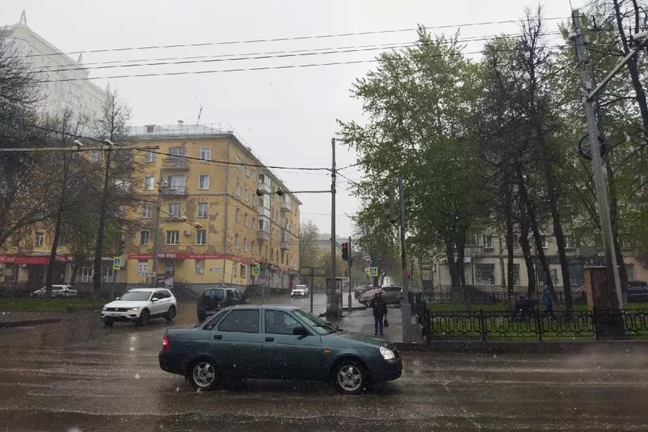 Давящая жара или аномальные заморозки со снегом: синоптики дали точный прогноз на лето - погода продолжит издеваться