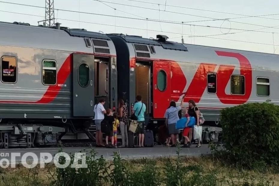 «Нижняя полка только для еды по часам!» Новые правила РЖД вызвали гнев пассажиров