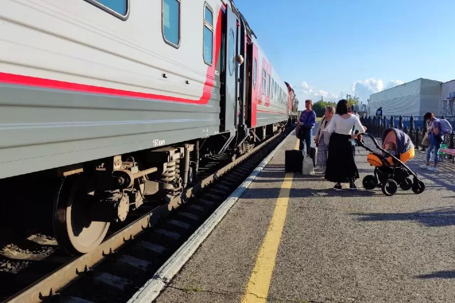 Исповедь проводницы РЖД: за шторками в плацкарте охи-вздохи, и каждый рейс у пассажиров вещи пропадают Исповедь проводницы РЖД: за шторками в плацкарте охи-вздохи, и каждый рейс у пассажиров вещи пропадают
