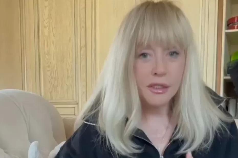 Трясущиеся руки, осунувшееся лицо: врач раскрыл диагноз Аллы Пугачевой Трясущиеся руки, осунувшееся лицо: врач раскрыл диагноз Аллы Пугачевой