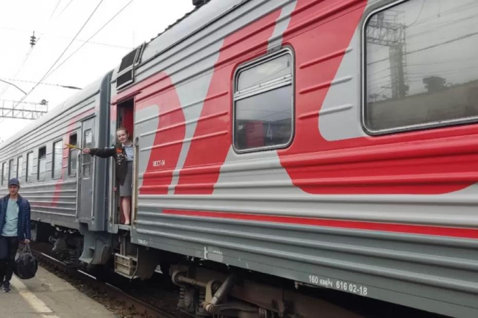 Честные признания проводницы РЖД: за занавесками в плацкарте охи-вздохи, и каждый рейс у пассажиров что-нибудь пропадает Честные признания проводницы РЖД: за занавесками в плацкарте охи-вздохи, и каждый рейс у пассажиров что-нибудь пропадает