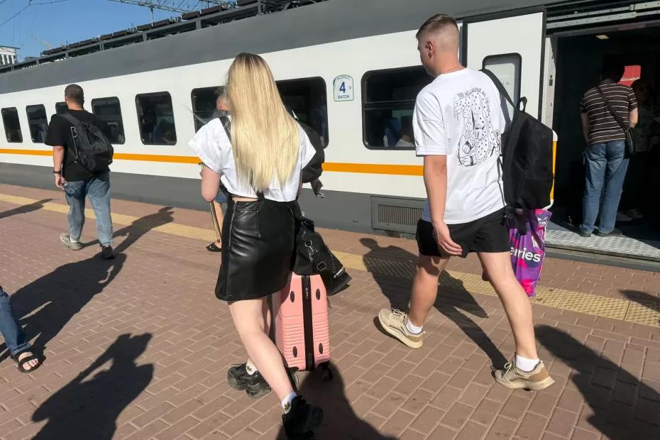 Откровения проводницы РЖД: за занавесками в плацкарте охи-вздохи, и на каждом рейсе у пассажиров что-нибудь пропадает