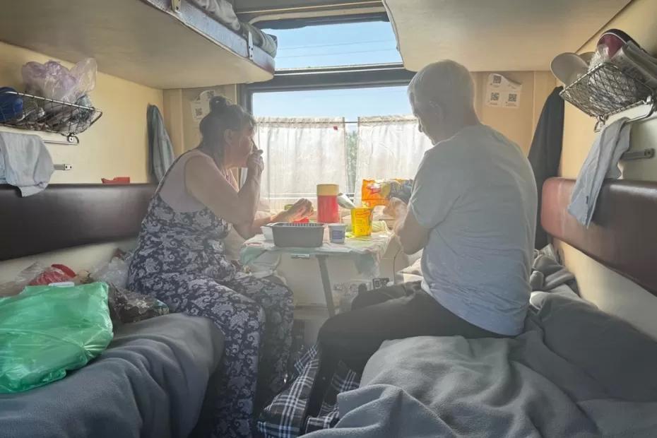 Беру 38-е место и еду в поезде как царица: бывалые путешественники неспроста выбирают боковушку у туалета