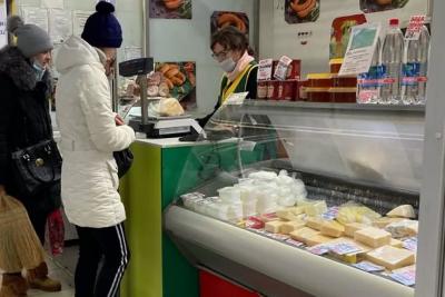 Сыром нельзя назвать: в Роскачестве назвали марки молочных продуктов, от которых стоит отказаться