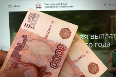 По 10 000 рублей всем пенсионерам: названа дата новогодней выплаты