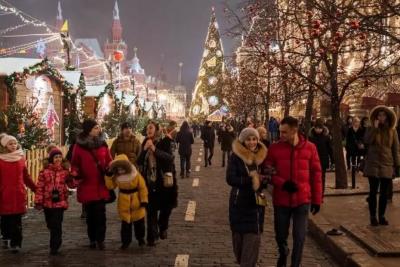 Выходные были перенесены из-за обстановки в стране: новогодние праздники 2024-2025 прежними не будут