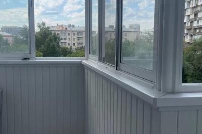 Застеклённые балконы заставят убрать: владельцев квартир предупредили о суровом наказании