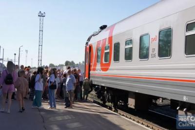 Погонят из вагона вместе с чемоданами: в РЖД ужесточили правила, теперь не поможет даже купленный билет