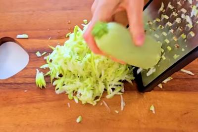 Кабачки с картошкой вкуснее мяса: теперь муж просит готовить каждую неделю - записывайте рецепт!
