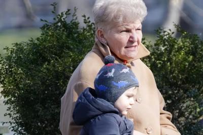 Указ подписан: всех пенсионерам, у которых есть дети и внуки, положена важная льгота