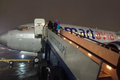 Стюардесса рассказала, почему в самолет никогда нельзя надевать джинсы или кроссовки