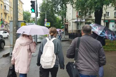 Синоптики дали пугающий прогноз на сентябрь: с чего начнется осень-2025