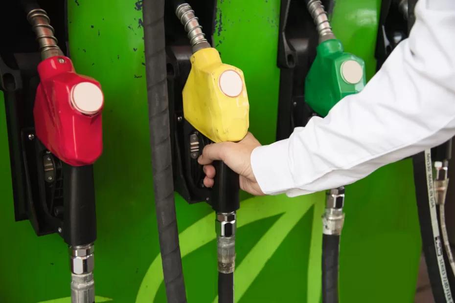 Цены на бензин установили новый абсолютный рекорд: такого еще не было