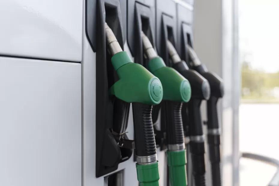 Власти рассказали о реальном подорожании бензина: цены преподнесли сюрприз