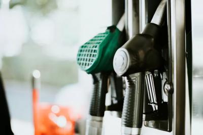 Цены на бензин установили новый рекорд: объявлены цифры