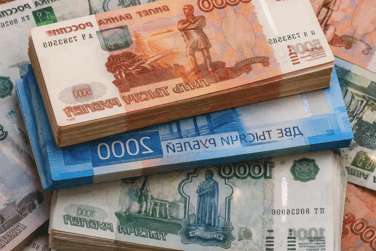 &laquo;Деньги спишутся с 24 июля&raquo;: что на самом деле ждет владельцев карт