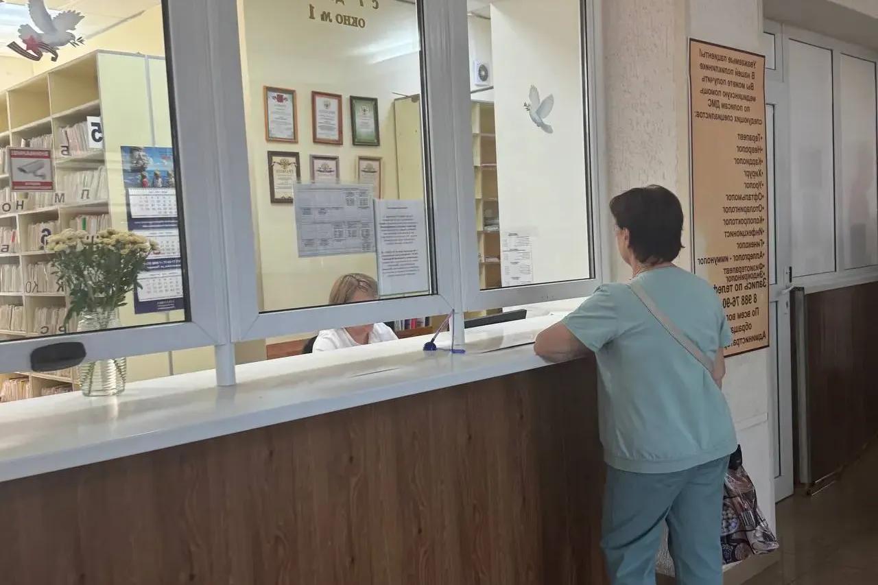 Прячут наличку не старухи: почему умные люди до сих пор держат деньги в книгах и под матрасом