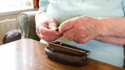 Каждый месяц до 3000 рублей: каждому пенсионеру необходимо знать об этих льготах