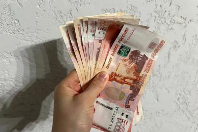 Карточные переводы под запретом с 27 июля: почему банки замораживают деньги и как не попасть в черный список