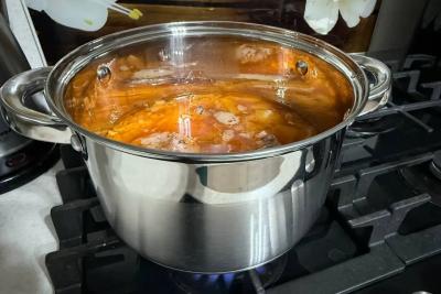 Борщ по-московски от Константина Ивлева: секреты идеального вкуса и яркого цвета
