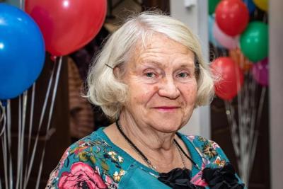 Что с октября ждет пенсионеров, у которых стаж до 2002 года: перерасчет, надбавок и новые льготы
