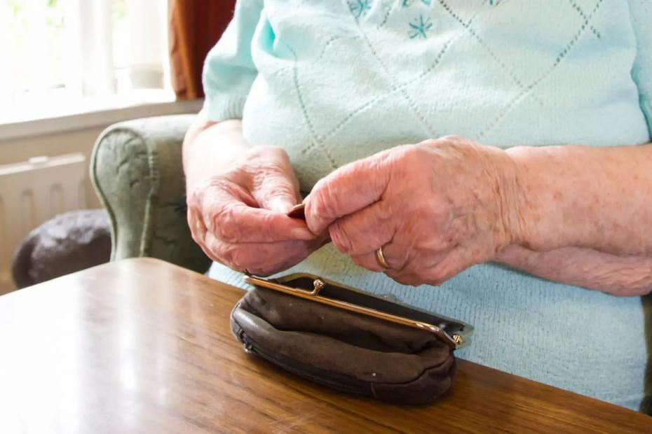 Не на год, не на два: кто из женщин сможет уйти на пенсию в 50 лет