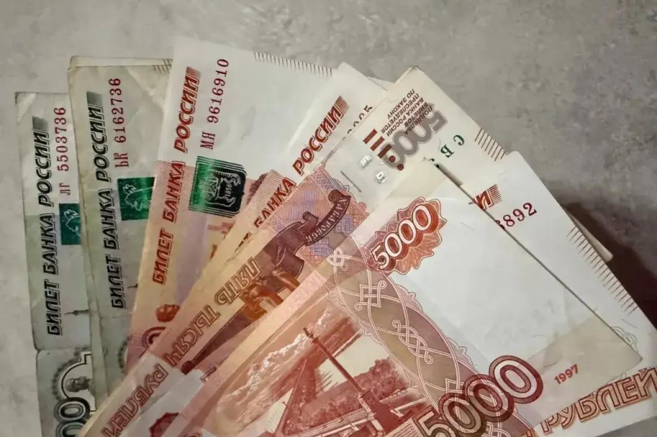 11 000 рублей на карту &laquo;Мир&raquo; 7-8 мая: уникальная возможность для тех, кто успел оформить выплаты заранее