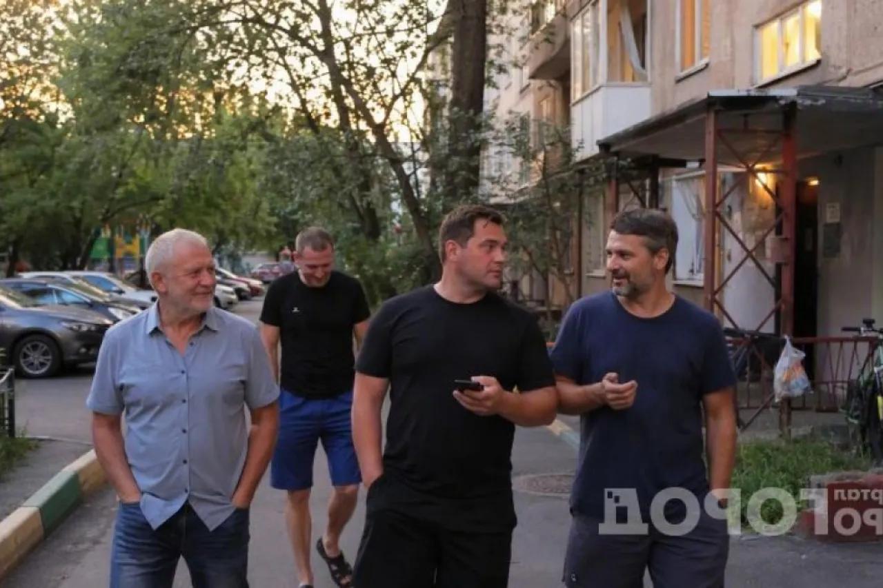 Перестаньте держаться за старые связи: почему опустевший круг общения после пятидесяти это ваш успех