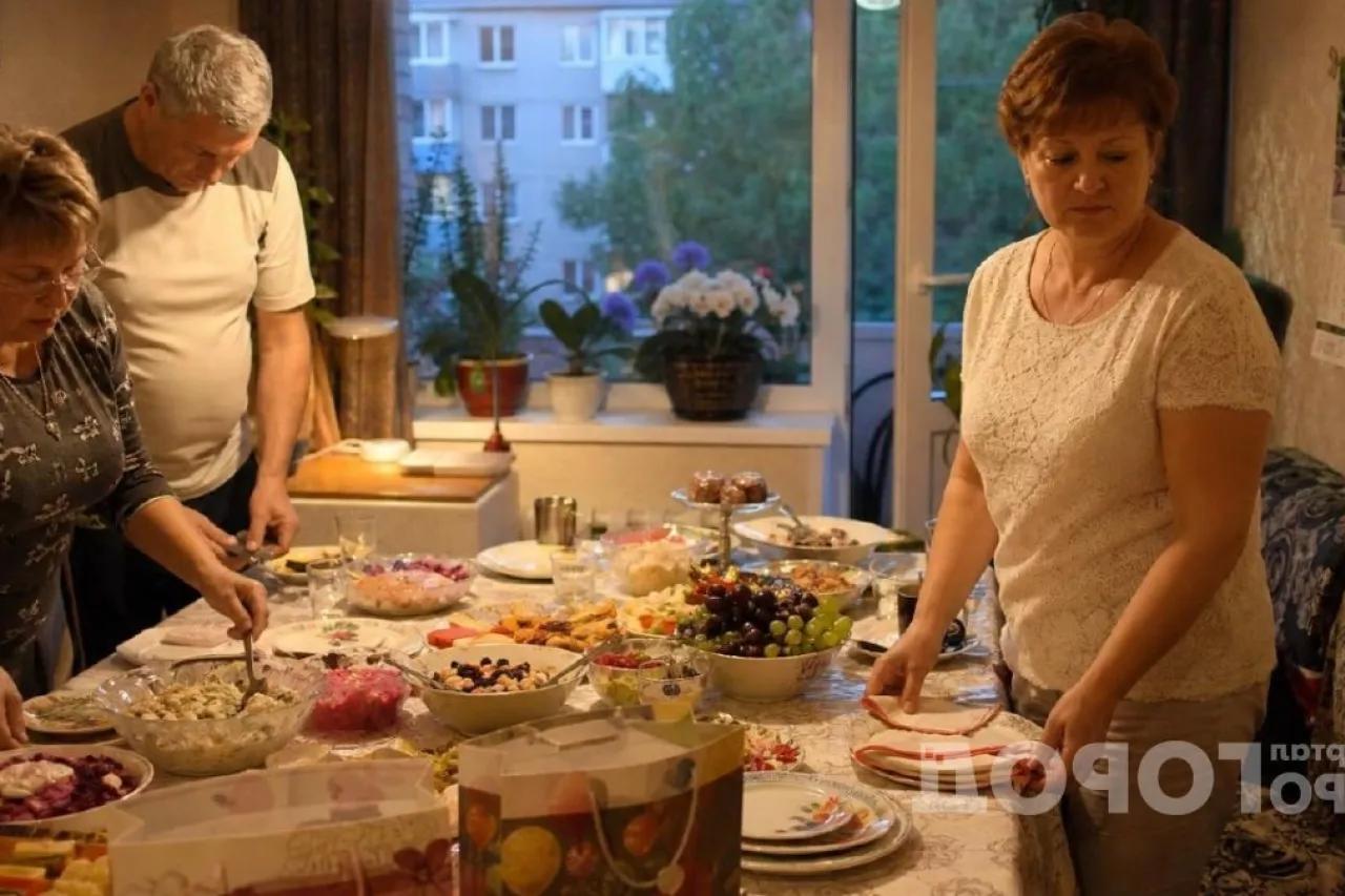 Забудьте о гостеприимстве ради спокойствия в доме: почему пора перестать устраивать шумные застолья дома