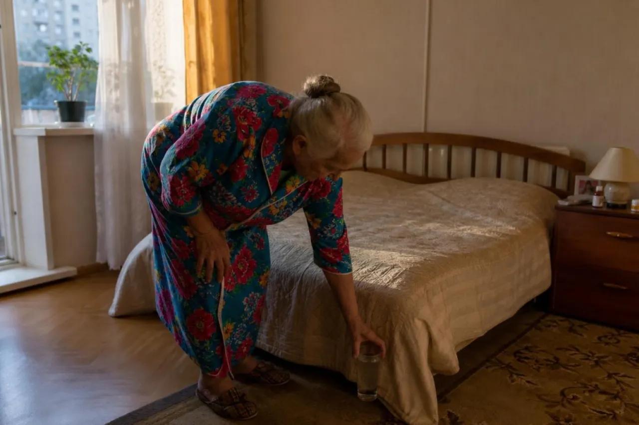 Стакан воды у кровати в грузинских домах: узнайте зачем его ставят если никто не собирается его пить