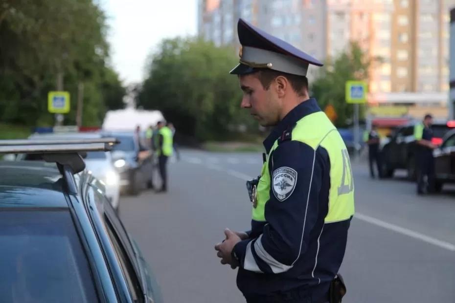 Водителям старше 70 лет полностью запретят садиться за руль - серьезное ужесточение правил ГАИ с 5 июня Водителям старше 70 лет полностью запретят садиться за руль - серьезное ужесточение правил ГАИ с 5 июня