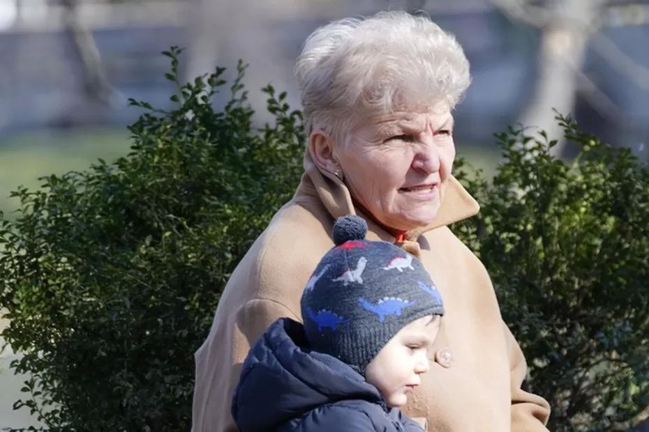 «Я внукам не нянька»: тысячи бабушек постоянно страдают от своих внуков и детей - как справится с семьей, когда здоровье не позволяет быть няней «Я внукам не нянька»: тысячи бабушек постоянно страдают от своих внуков и детей - как справится с семьей, когда здоровье не позволяет быть няней