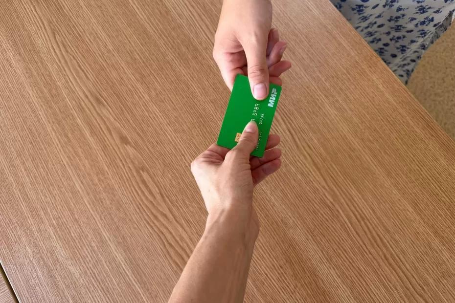 Начиная с этого дня: Сбербанк обратился ко всем, кому приходит пенсия на карту