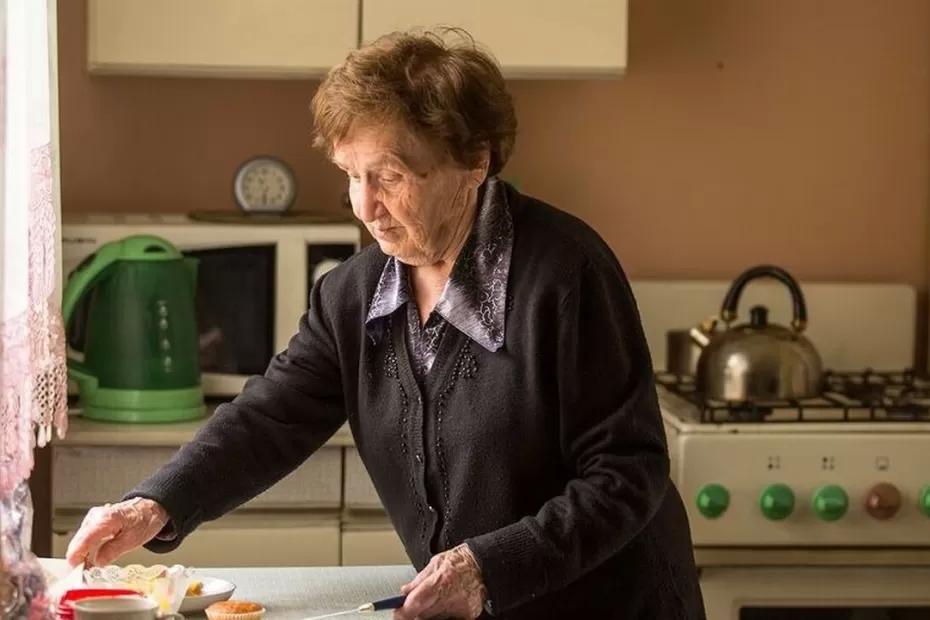 Когда захотите кому-то помочь - сначала вспомните эти слова Льва Толстого