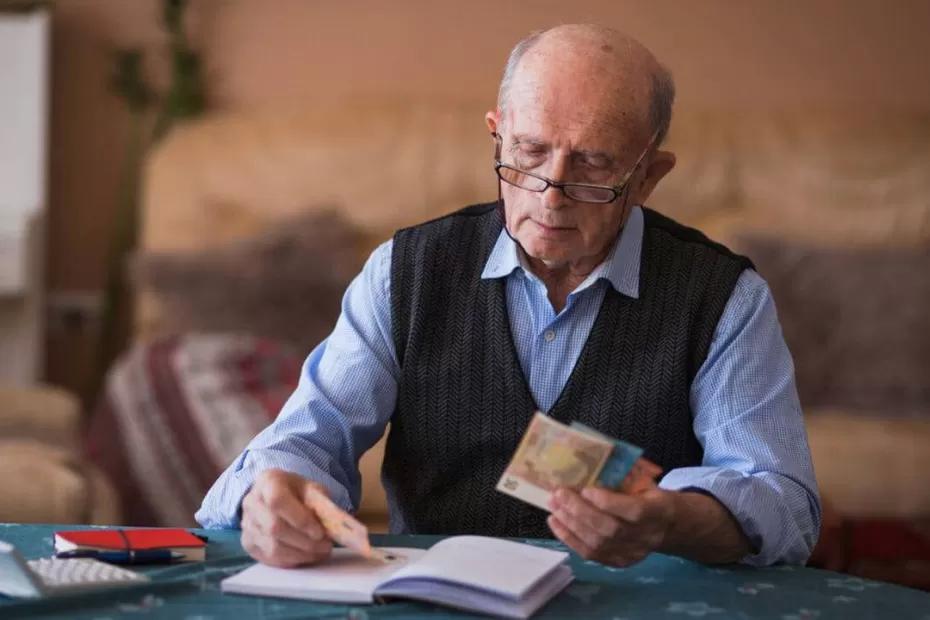 Отчего пенсия меньше положенной: как проверить стаж и добиться перерасчёта