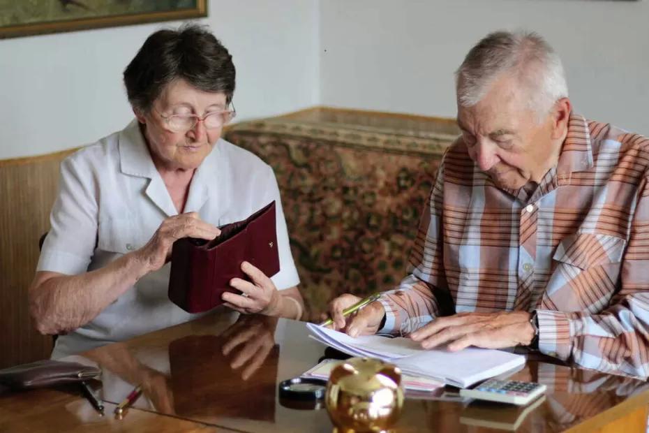 Как пенсионеру получить 30 000₽ за советский стаж в 2025 году - даже если документы отсутствуют