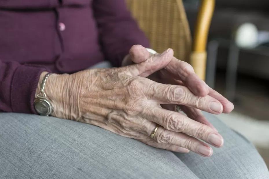 Пенсионерам дали срок до 1 октября 2025 года: что нужно сделать