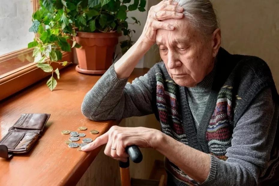 Как в 2025 году рассчитывают пенсию работающим пенсионерам: практическое руководство