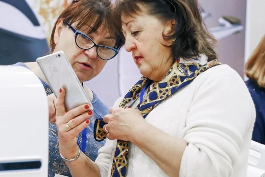 Юрист объяснил, что будет, если не снимать всю пенсию с банковской карты