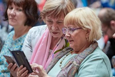 Возрастные доплаты и льготы: какие выплаты положены в 55, 65 и 70 лет