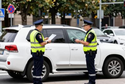 ГАИ раскрыла, зачем хитрые водители стали глушить двигатель при проверке документов