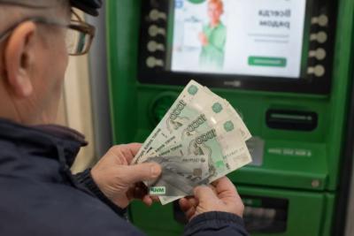Всех, кто получает пенсию на банковскую карту, ждет новое правило с 8 мая