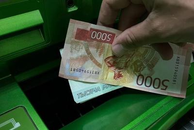 &laquo;Оставьте хоть 100 рублей!&raquo; Сбербанк предупредил всех пенсионеров об одной смертельной ошибке у банкомата