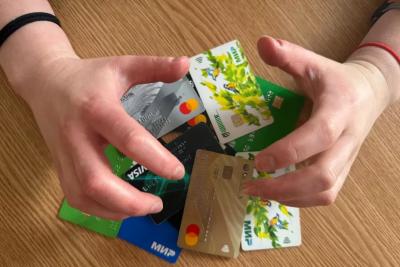 Совсем другие цифры: всех, кому приходит пенсия на банковскую карту, ждёт сюрприз