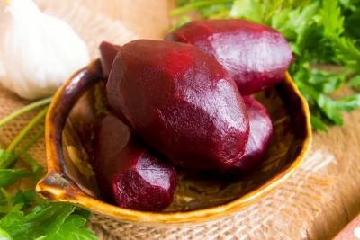 Перестала чистить свеклу на салаты: друг повар научил готовить свеклу вкуснее и проще, как они у себя в ресторане делают