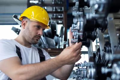 Получите звание «Ветеран труда» и живите на широкую ногу: какие условия нужно соблюсти и на что дают льготы