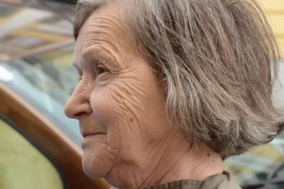 О чем пенсионеры должны обязательно уведомлять СФР