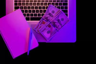 С 1 октября пособия и пенсии будут выплачивать в цифровых рублях. Как это объясняют получателям